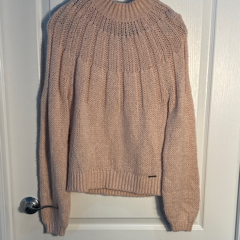 Abercrombie & Fitch Women's Light Pink Crew Neck Knit SweaterSoft Size S